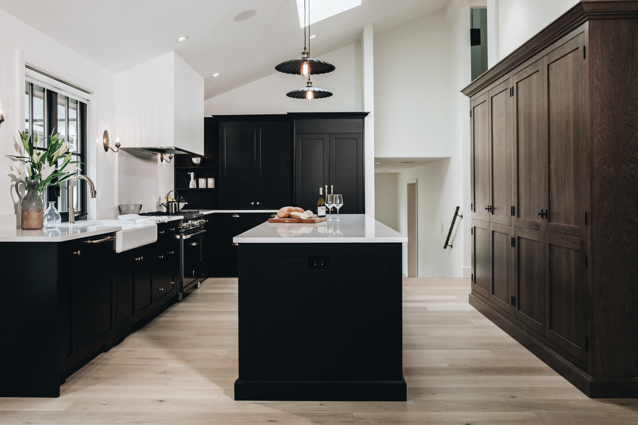 dark kitchen design