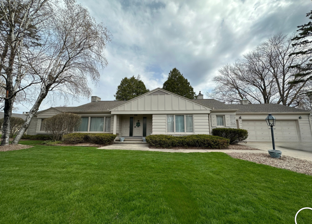 Before renovation photo of Green Bay ranch-style home exterior