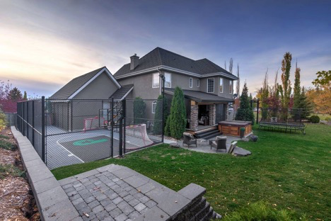 edmonton-backyard-court